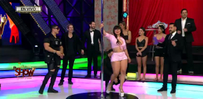 Robertita por primera vez en pole dance