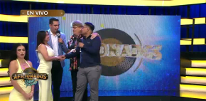 Aficionados uniendo parejas