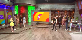 Conductores adivinan la película con emojis