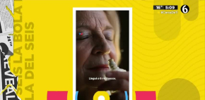 Mujer muestra colección de más de 6 mil perfumes