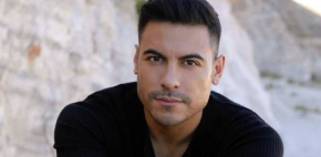 Carlos Rivera hace versión de 