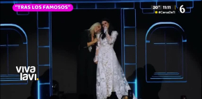 Laura Pausini y Mónica Naranjo sorprenden a fans en concierto
