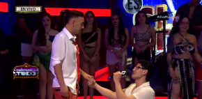 Héctor y 'Todo Terreno': cierran su amor con este beso