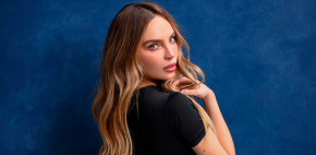 Belinda se queda atrapada en un elevador