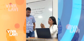 Alumnos sorprenden a sus mamás con una llamada inesperada