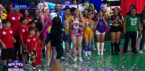 Fuerte golpe a Barbie con el balón
