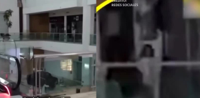 Guardias captan a niña deambulando por plaza comercial