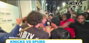 El desorden en el partido de Knicks vs Spurs