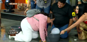 Mamá salva a parrillero de castigo en el Rey del Asador