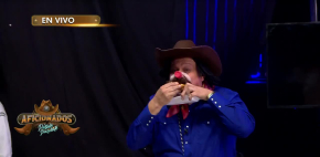 El payaso bola anda bien hambreado