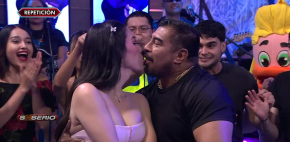 Beso de amor de 'C5' y Alina