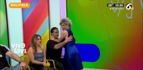 La Maestra Resurrección se pasa de coqueta en vivo