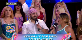 Chica llega a confesar que 'Roro' la esta conquistando por mensajes