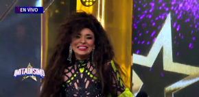 Yeka Rosales demuestra su talento como 'La Trevi'