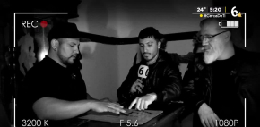 Juegan a la ouija en casa antigua