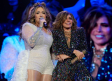 Gloria Trevi rinde homenaje a Jenny Rivera durante concierto