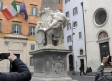 Vándalos rompen colmillo de estatua de elefante de Bernini