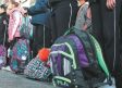 Peso excesivo en mochilas podría causar daños severos a niños