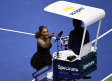 Multan a Serena Williams por gritarle 'ladrón' a juez de línea