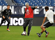 Tuca se luce con un golazo en entrenamiento del Tri