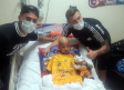 Gignac y Vargas visitaron a niños que luchan contra el cáncer