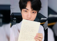 Lanza carta Jin de BTS