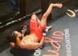 Peleador de MMA se parte la pierna con su propia patada