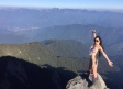 Fallece montañista que escalaba en bikini al caer de un barranco