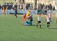 Portero golpea a árbitro tras anularle un gol en el último minuto