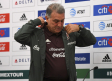 Tata Martino se molesta por el mal estado de la cancha