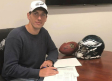 Luis Pérez, el quaterback mexicano que es firmado por los Eagles