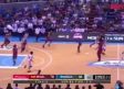 Un 'Hombre Araña' interrumpe Final de basquetbol en Filipinas