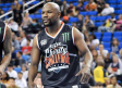 Humillan a Floyd Mayweather en partido de basquetbol