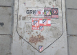 Manchan placa de Griezmann a las afueras del Wanda Metropolitano