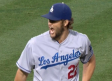 Captan desnudo a jugador de Dodgers en entrevista a Clayton Kershaw