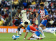 América golea a Chivas en el debut de Tena