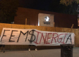 Protestan con mantas tras la derrota en Querétaro