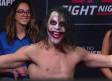 Markus Pérez sorprende en pesaje disfrazado de 'El Joker'