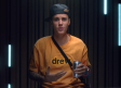 Emociona Justin Bieber a fans cantando en español