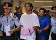 Ronaldinho se presenta ante la corte esposado junto a su hermano