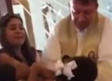 Bautizan a una niña y esta fue su reacción…¡Que grosera!