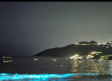 Tras ausencia de turistas la playa de Acapulco lució con un efecto bioluminiscencia