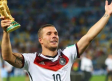 Lukas Podolski podría ir al Boca Juniors, afirma el representante