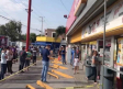 Personas desafían al Covid-19 y realizan largas filas para comprar cerveza en Nuevo León
