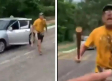 VIDEO: Hombre golpea con un bate a mujer que lo grababa por tirar basura en la calle
