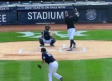 Masahiro Tanaka es golpeado en la cabeza por batazo de linea en juego interescuadras de los Yankees