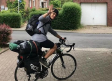 Estudiante viaja en bicicleta 48 días solo para reencontrarse con su familia durante el Confinamiento