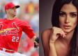 Acusan a pitcher de los Cardenales de invitar a su casa a modelo de Instagram