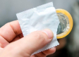 Lo acusan de violación y dan cárcel a hombre por 'pinchar' los condones que usaba con su novia