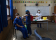 Vacunan a 3,1 millones de chilenos; 75 de adultos mayores contra Covid-19